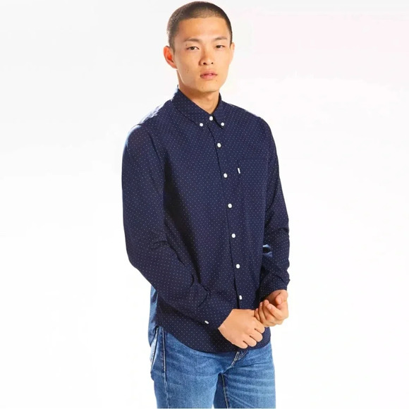 LEVI’S CLASSIC ONE POCKET SHIRT
Blue color size small pit to pit 20” - Picture 3 of 12